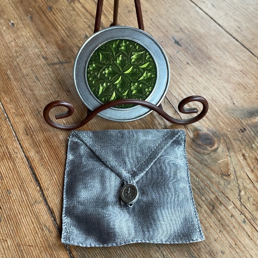 Pocket mirror